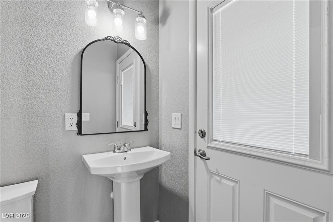 8900 Rusty Rifle Avenue Las Vegas, NV 89143 - Photo 10 of 47