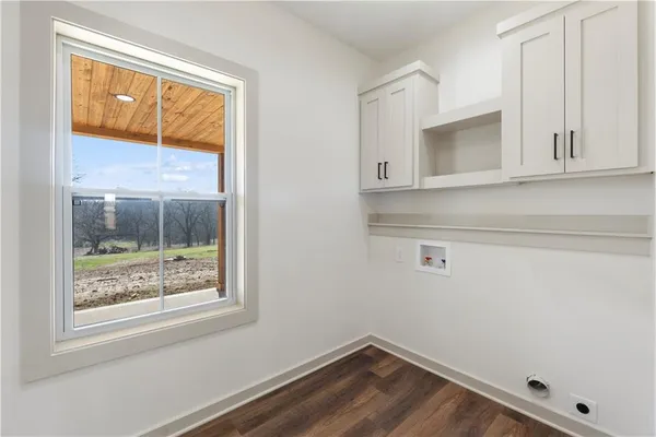 $975,000 | 829 Northwest 1001st Road, Odessa, MO 64076