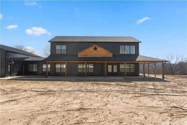 $975,000 | 829 Northwest 1001st Road, Odessa, MO 64076
