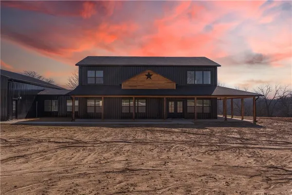 $975,000 | 829 Northwest 1001st Road, Odessa, MO 64076