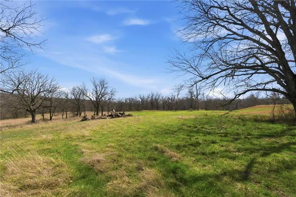 $975,000 | 829 Northwest 1001st Road, Odessa, MO 64076