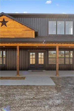 $975,000 | 829 Northwest 1001st Road, Odessa, MO 64076