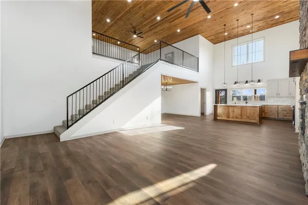 $975,000 | 829 Northwest 1001st Road, Odessa, MO 64076