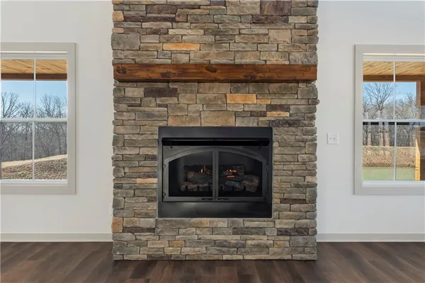 $975,000 | 829 Northwest 1001st Road, Odessa, MO 64076