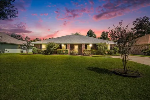 $329,000 | 305 Devon Road, Laplace, LA 70068