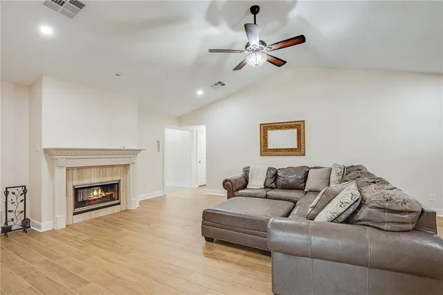 $329,000 | 305 Devon Road, Laplace, LA 70068