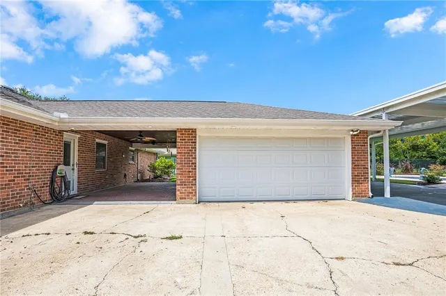 $329,000 | 305 Devon Road, Laplace, LA 70068