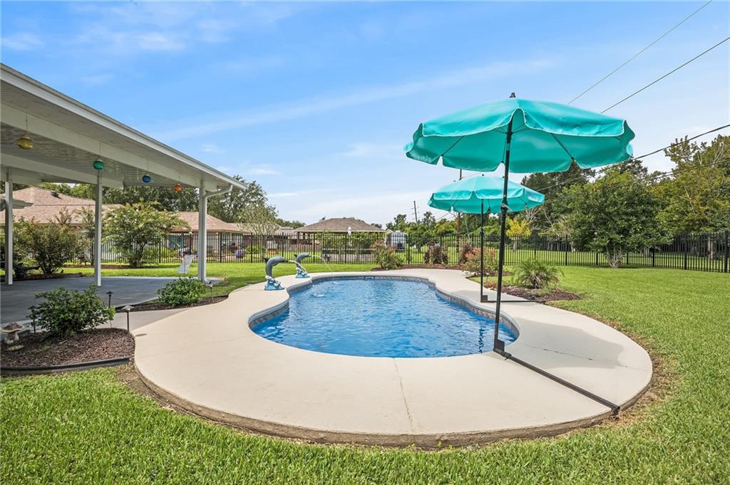 305 Devon Road Laplace, LA 70068 - Photo 33 of 37