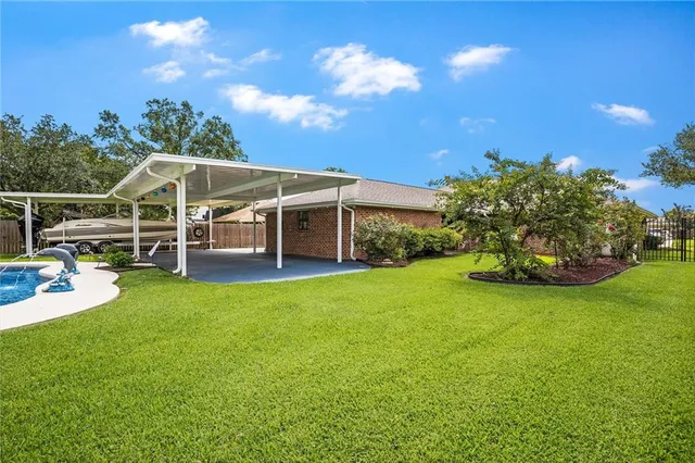 $329,000 | 305 Devon Road, Laplace, LA 70068