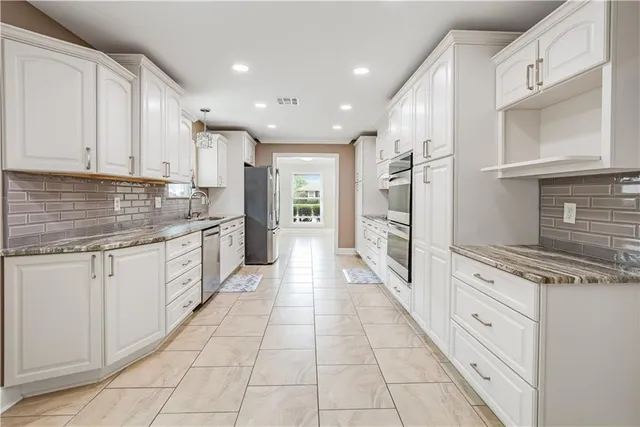 $329,000 | 305 Devon Road, Laplace, LA 70068