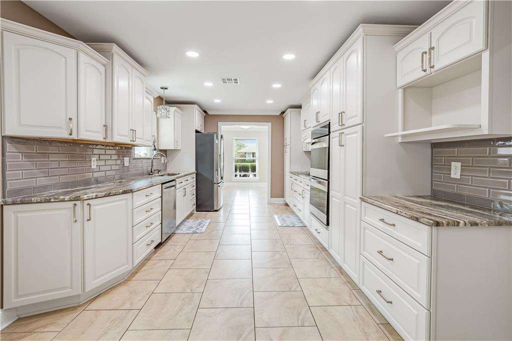 305 Devon Road Laplace, LA 70068 - Photo 7 of 37