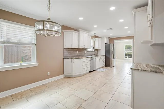 $329,000 | 305 Devon Road, Laplace, LA 70068