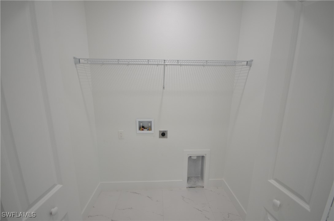 2132 Barker Boulevard Fort Myers, FL 33916 - Photo 17 of 36 a view of a small room