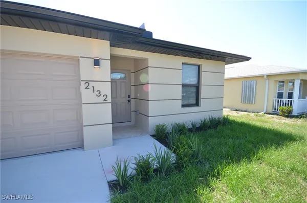 $2,600 | 2132 Barker Boulevard, Fort Myers, FL 33916