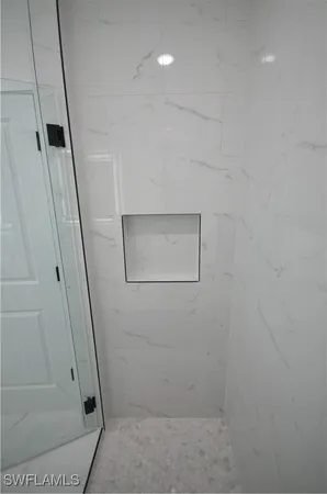 $2,600 | 2132 Barker Boulevard, Fort Myers, FL 33916