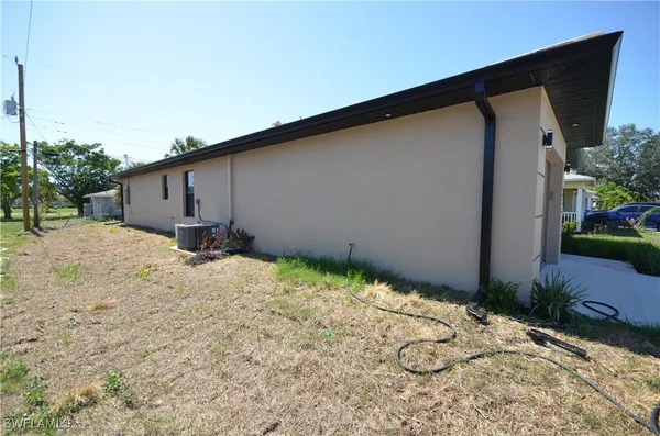 $2,600 | 2132 Barker Boulevard, Fort Myers, FL 33916