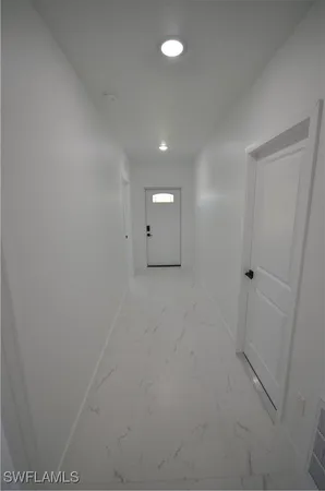 $2,600 | 2132 Barker Boulevard, Fort Myers, FL 33916