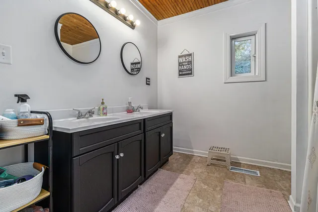 $265,000 | 37057 Marrion Court, Paw Paw, MI 49079