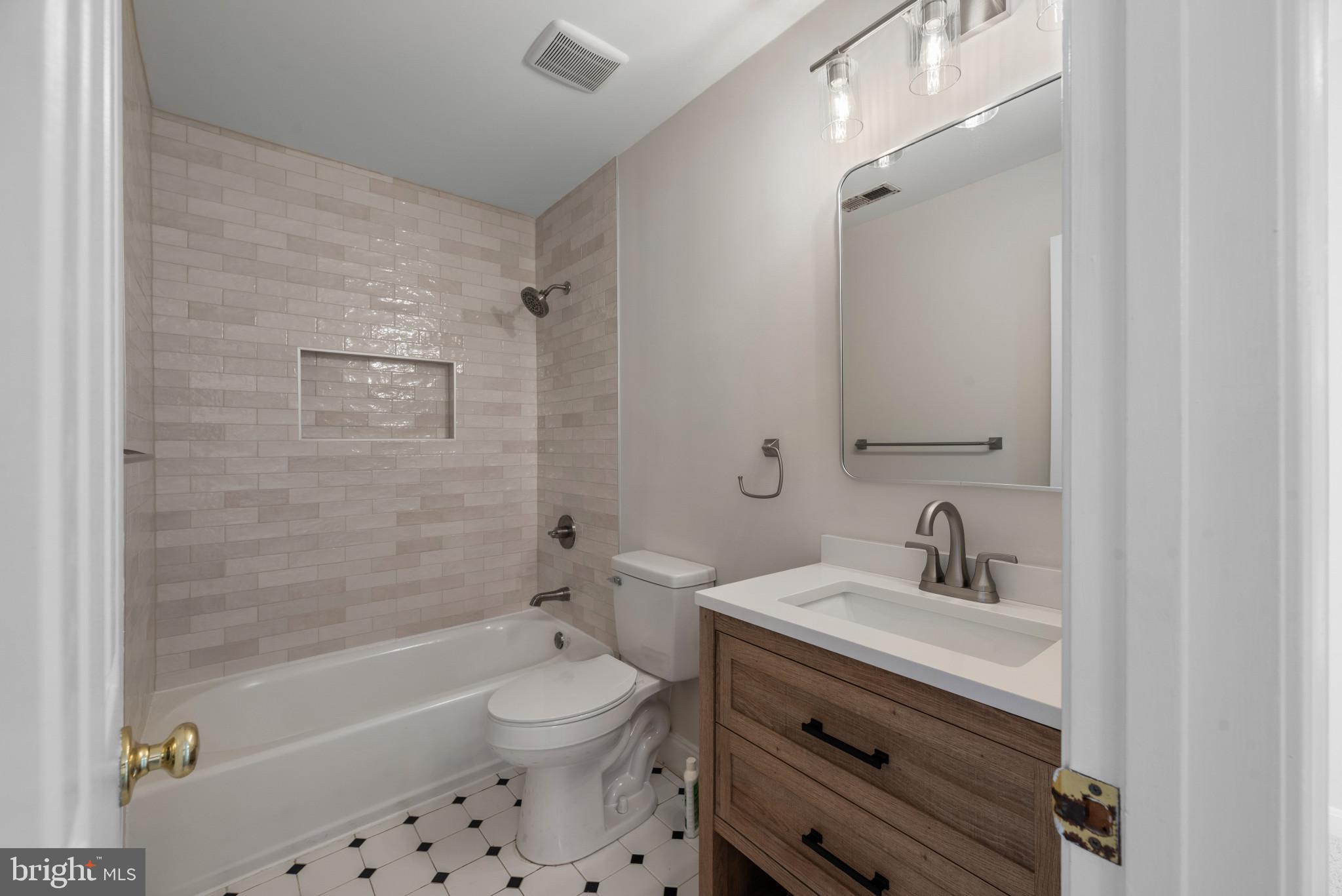 5929 Deale Beach Road Deale, MD 20751 - Photo 40 of 58 Full bathroom featuring vanity and bathing tub / s