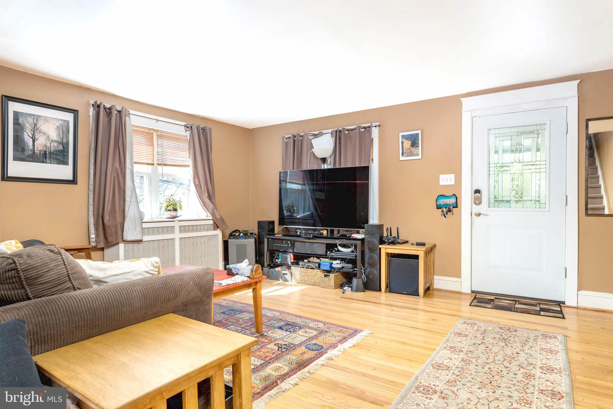 255 Maypole Road Upper Darby, PA 19082 - Photo 4 of 22