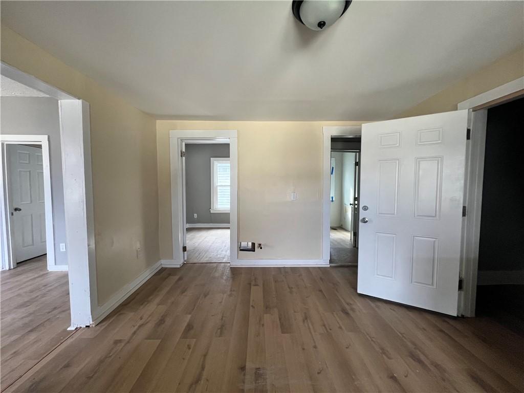 521 Clifford Avenue Rochester, NY 14621 - Photo 7 of 23
