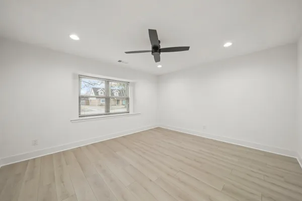 $3,800 | 6010 Rutherglenn Drive, Houston, TX 77096