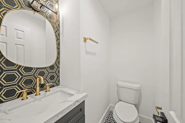 $3,800 | 6010 Rutherglenn Drive, Houston, TX 77096