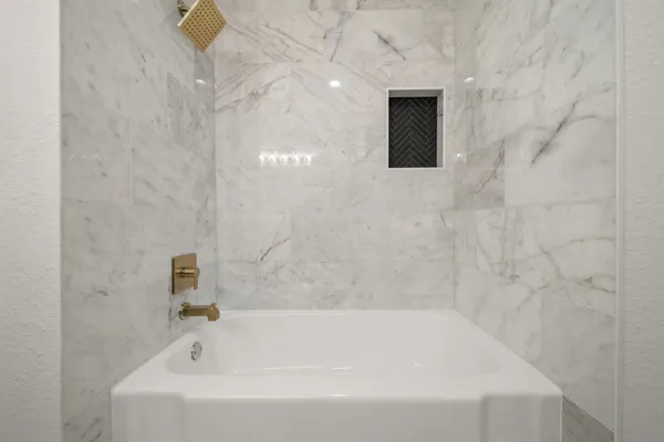 $3,800 | 6010 Rutherglenn Drive, Houston, TX 77096