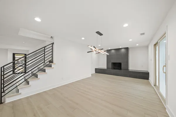 $3,800 | 6010 Rutherglenn Drive, Houston, TX 77096