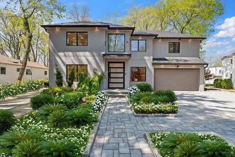 $3,288,000 | 1 Bentley Road, Great Neck, NY 11023
