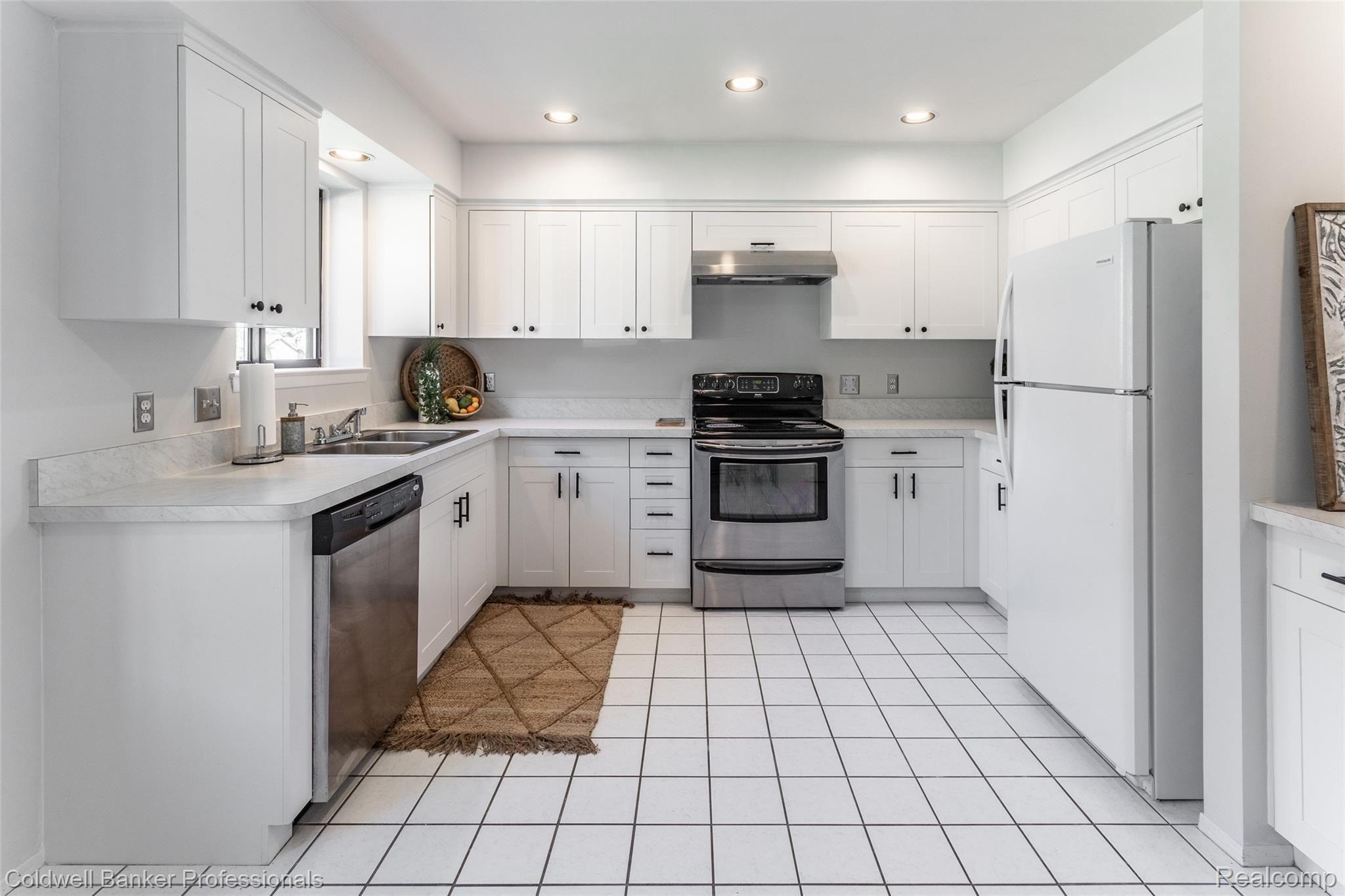 652 Ridge Road Walled Lake, MI 48390 - Photo 6 of 31 Ridge Rd-13.jpg