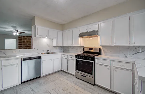 $1,500 | 8820 Bissonnet Street, Houston, TX 77074