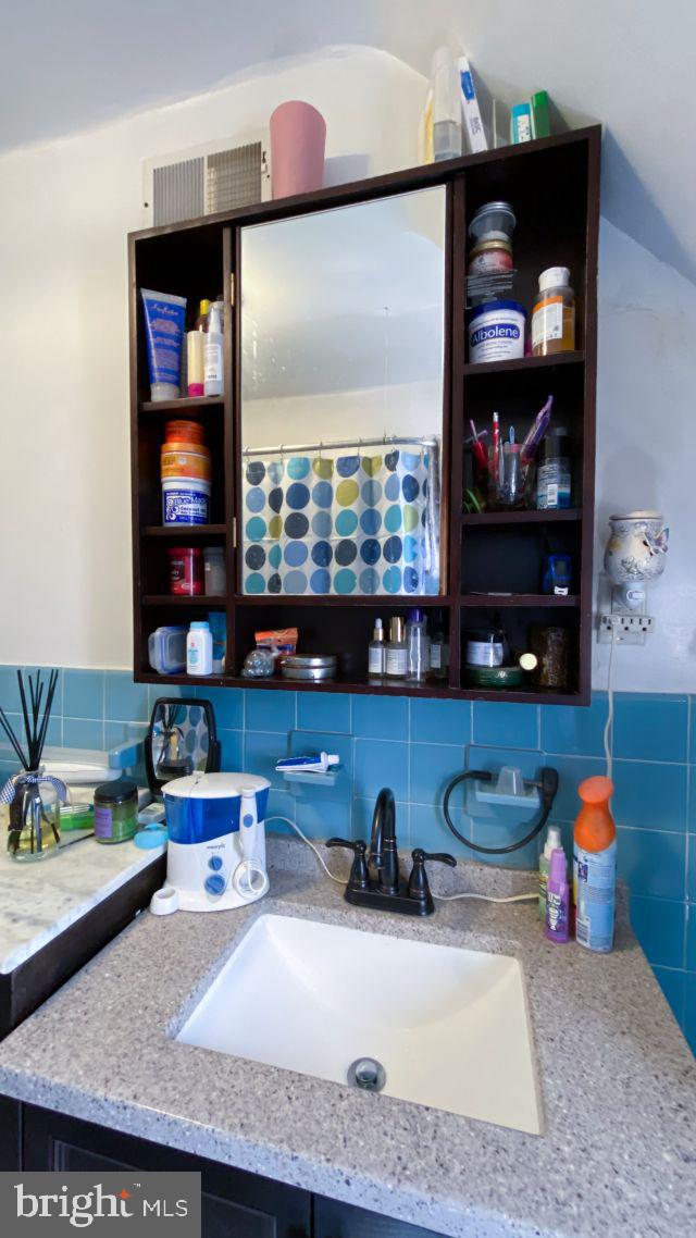 6617 Lotus Road Philadelphia, PA 19151 - Photo 13 of 23 Gallery Image 13