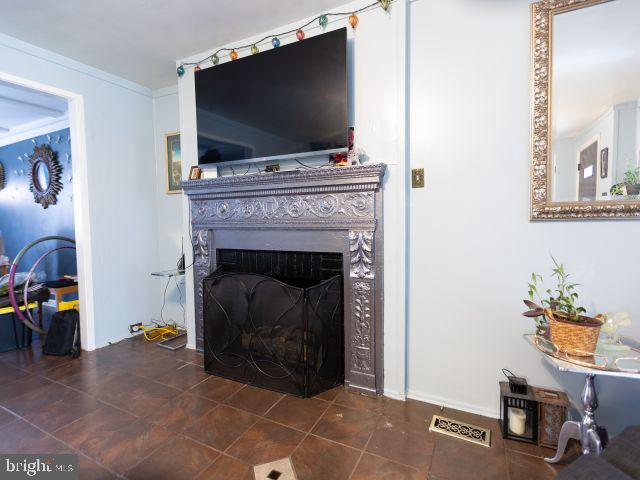 6617 Lotus Road Philadelphia, PA 19151 - Photo 4 of 23 Gallery Image 4