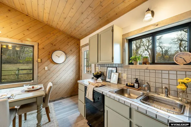 $499,900 | 721 Bridge Street, Dayton, WY 82836