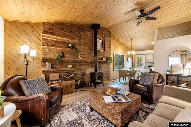 $499,900 | 721 Bridge Street, Dayton, WY 82836