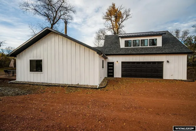 $499,900 | 721 Bridge Street, Dayton, WY 82836