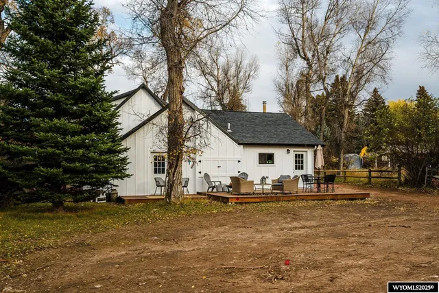 $499,900 | 721 Bridge Street, Dayton, WY 82836