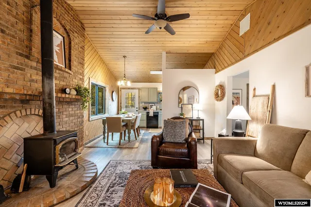 $499,900 | 721 Bridge Street, Dayton, WY 82836