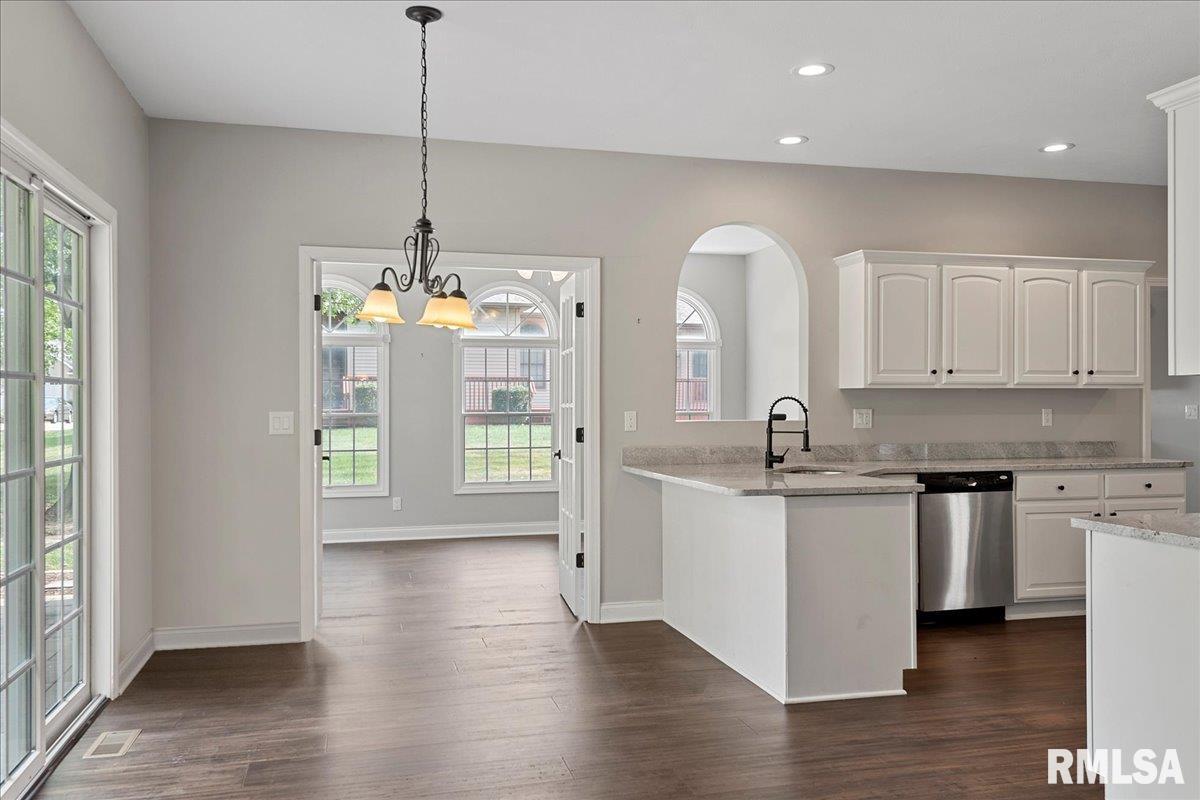 6208 MacKenzie Place Springfield, IL 62711 - Photo 11 of 53