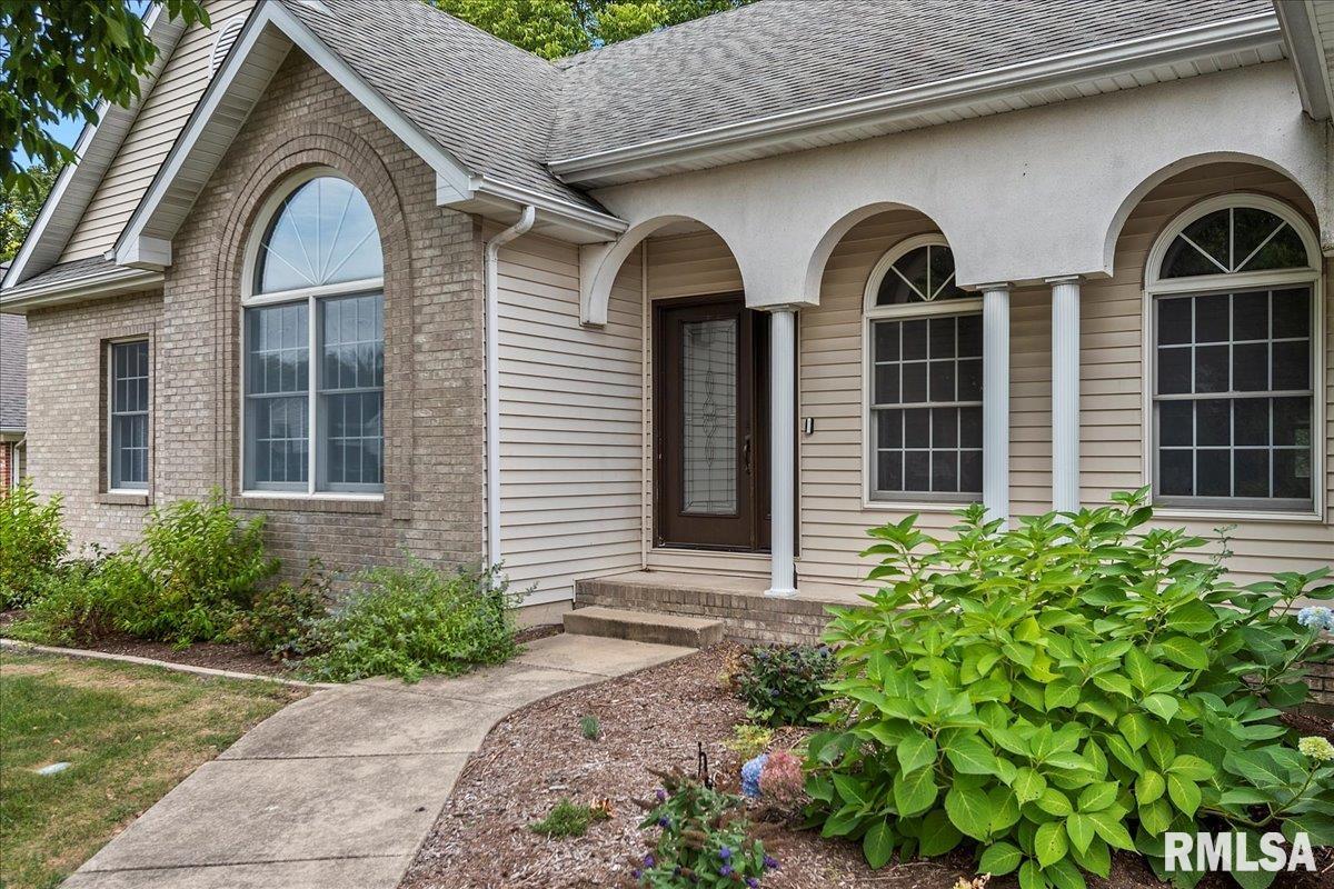 6208 MacKenzie Place Springfield, IL 62711 - Photo 2 of 53