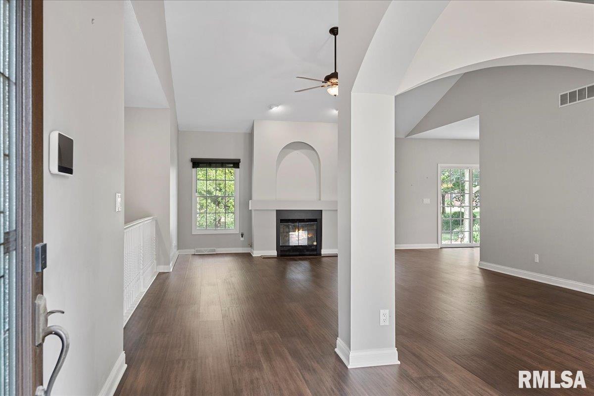6208 MacKenzie Place Springfield, IL 62711 - Photo 4 of 53