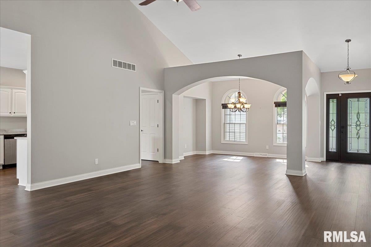 6208 MacKenzie Place Springfield, IL 62711 - Photo 8 of 53