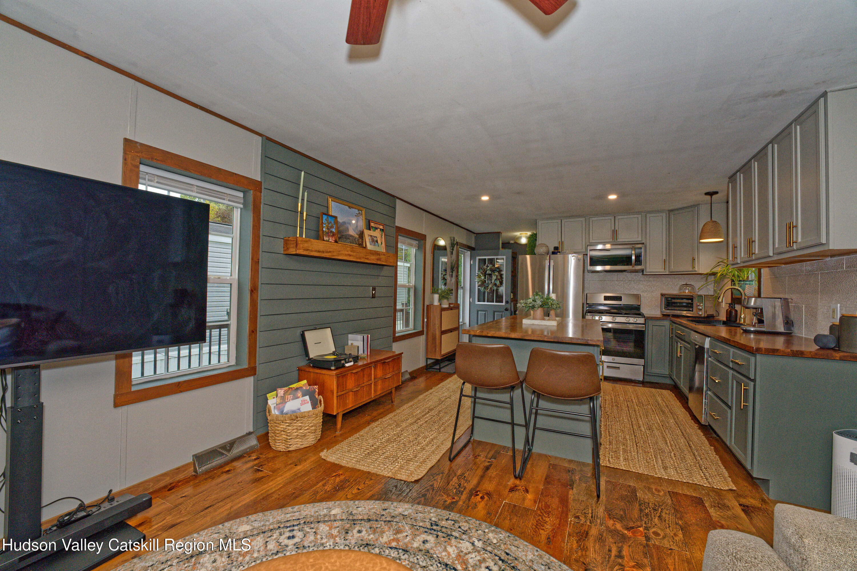 28 Matthew Drive, Unit 28 Castleton-on-Hudson, NY 12033 - Photo 9 of 28 a outdoor space with seating area