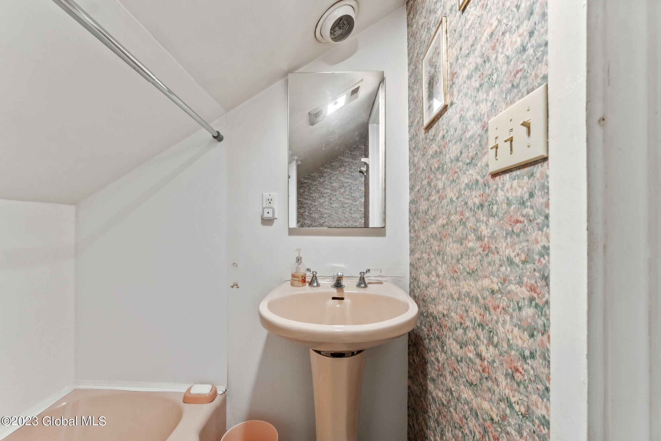 288 Middleline Road Ballston, NY 12020 - Photo 31 of 49 288 Middleline Rd-78 (1)