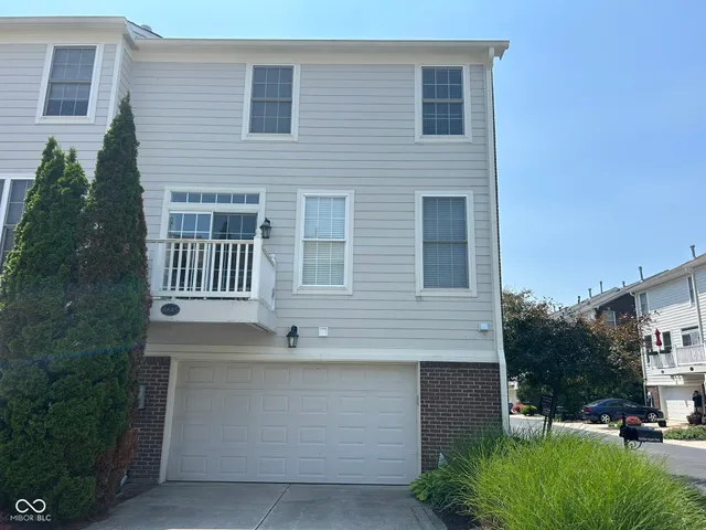 $2,300 | 8645 Meridian Square Drive, Indianapolis, IN 46240
