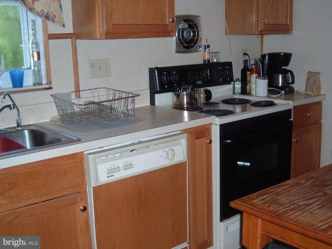 12200 Deka Road Clinton, MD 20735 - Photo 3 of 7 Kitchen #2