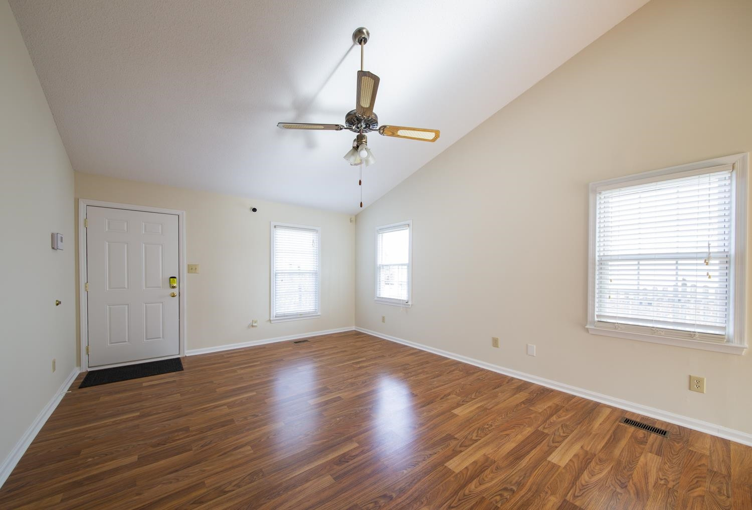11805 North Exeter Way Raleigh, NC 27613 - Photo 5 of 19 Photo 5