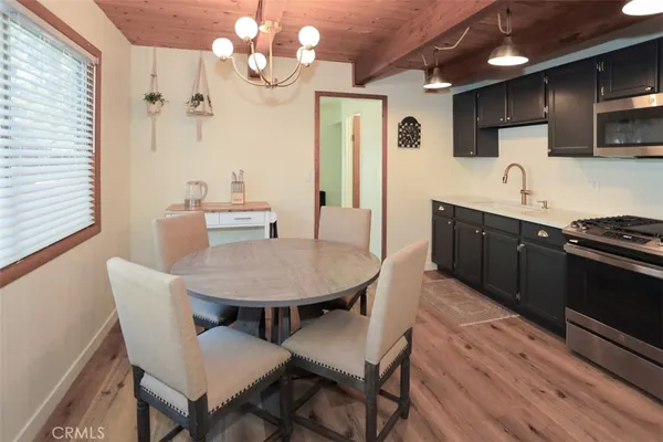 $399,950 | 537 Vista Avenue, Sugarloaf, CA 92386