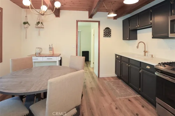 $399,950 | 537 Vista Avenue, Sugarloaf, CA 92386